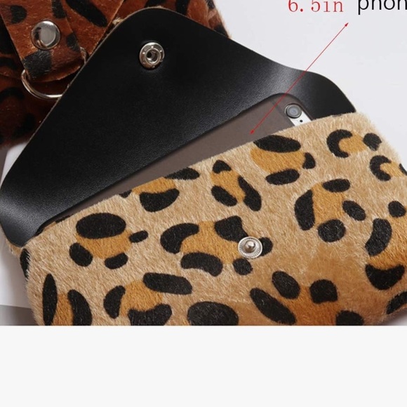 Leopard print waist satchel with snap top, faux pony hair 31 inches New - Picture 6 of 6